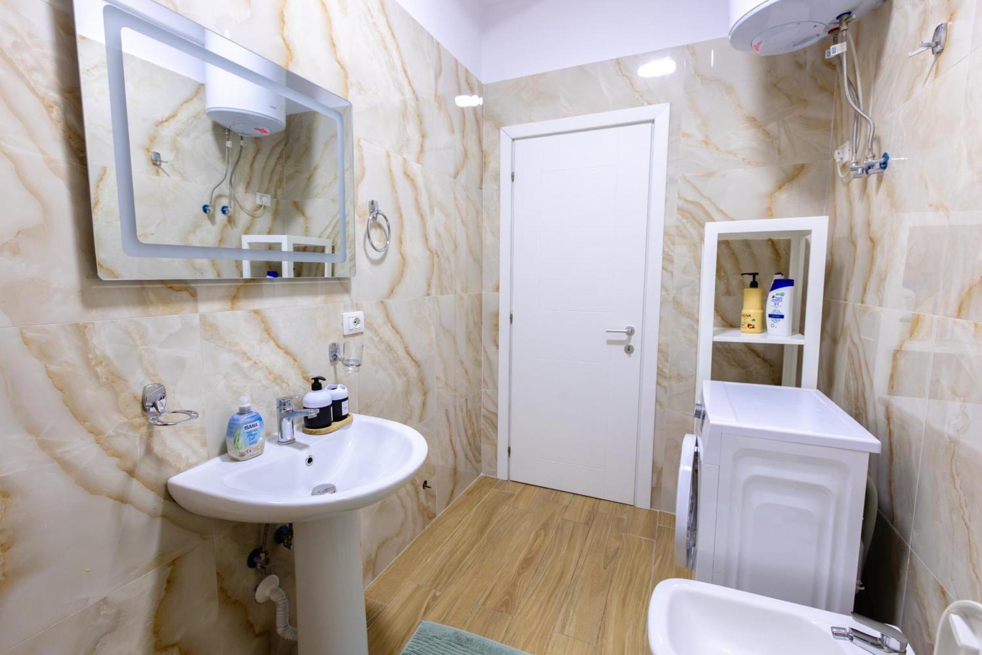 Happy Home Central 1 Tirana Bagian luar foto